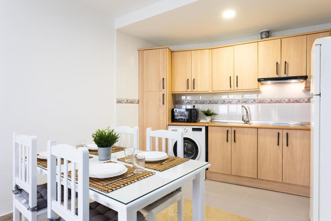 Holidays2malaga Capuchinos French Balconies, Private Parking, Wifi & Air Con Lejlighed